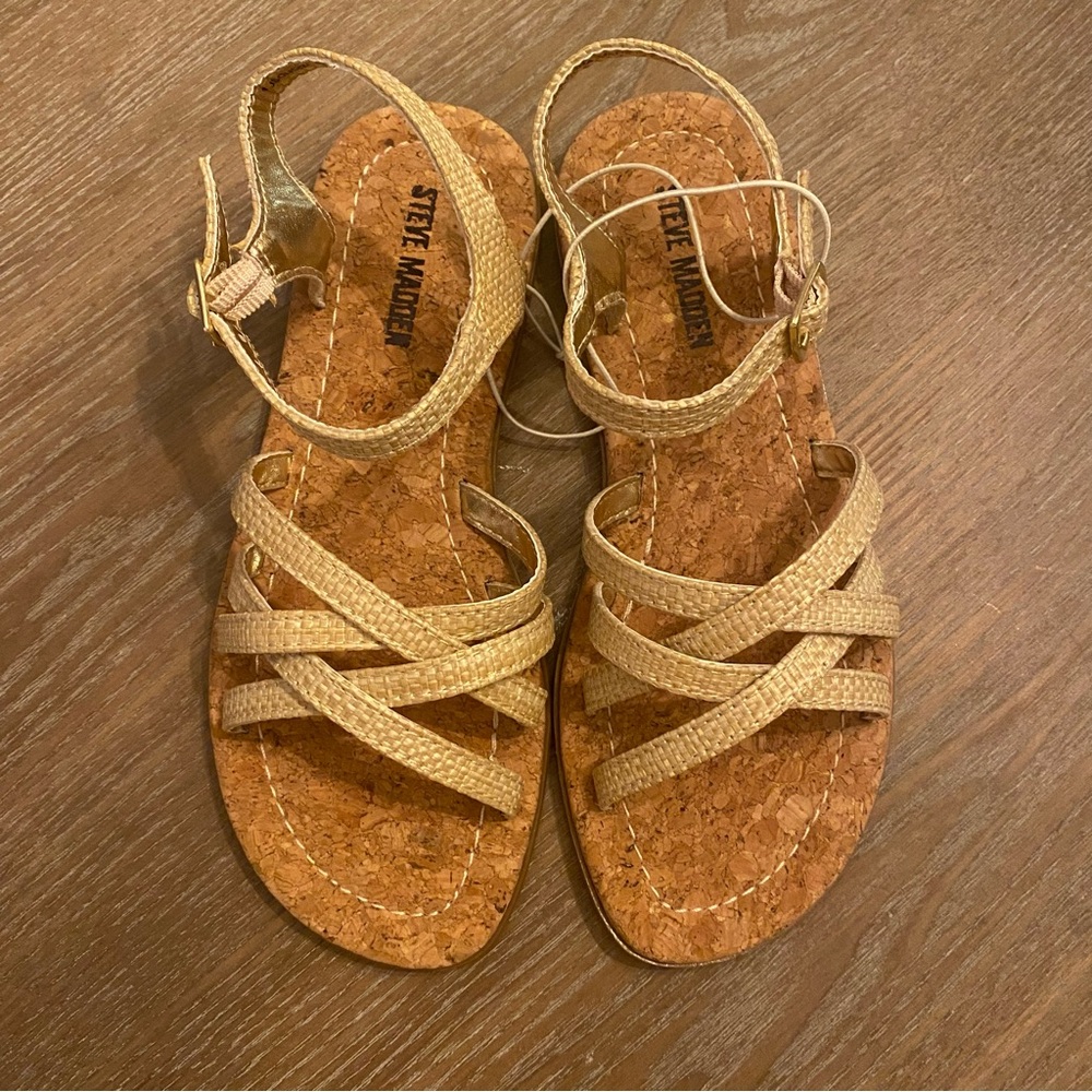 STEVE MADDEN Youth Girls JSONDRA Criss Cross Buckle Sandals - Natural Raffia